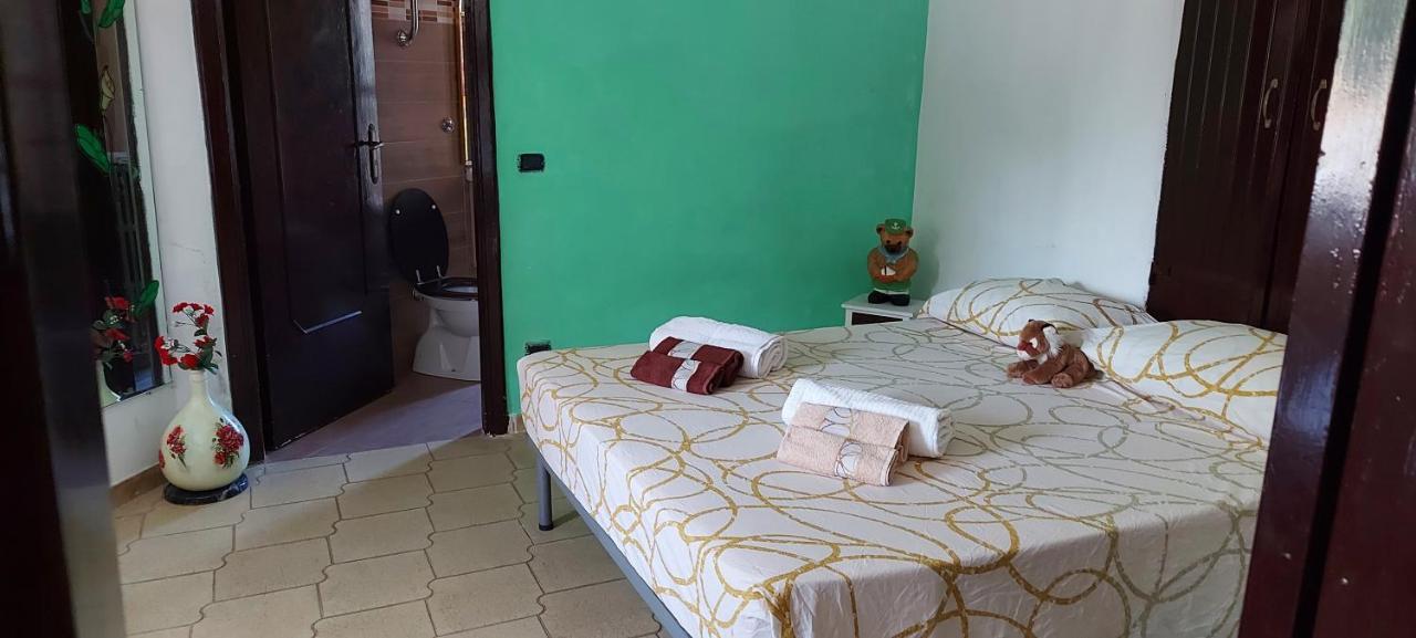 Casale Di Pesche Bed & Breakfast Luaran gambar
